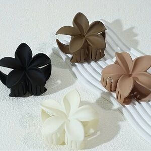 Set of 4 plumeria hair clips
